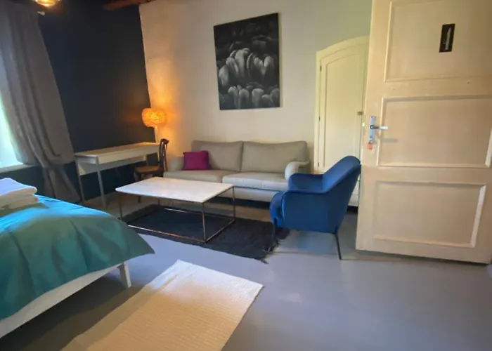 Ontika Guesthouse 게스트하우스 *